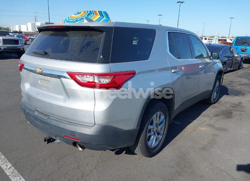 Photo 4 of 2019 Chevrolet Traverse LS (VIN 1GNERFKW3KJ238929)