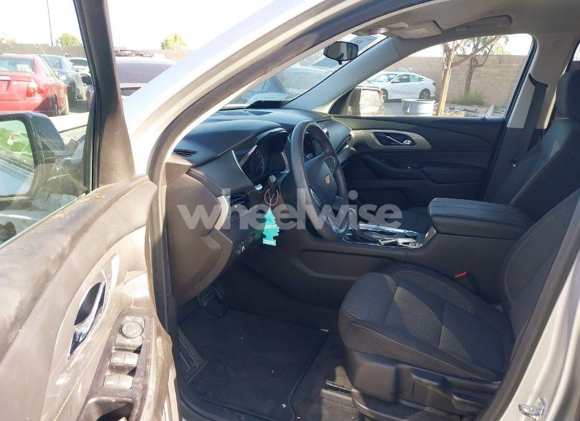 Photo 5 of 2019 Chevrolet Traverse LS (VIN 1GNERFKW3KJ238929)