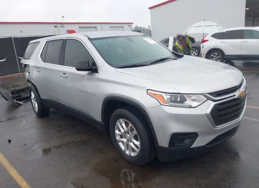 2019 Chevrolet Traverse LS (VIN 1GNERFKW3KJ246982) main photo
