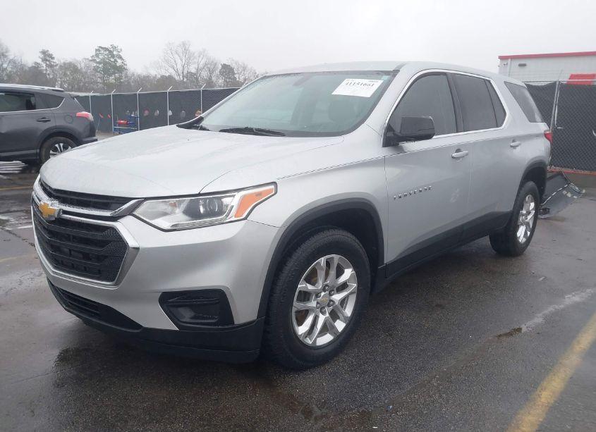 Photo 2 of 2019 Chevrolet Traverse LS (VIN 1GNERFKW3KJ246982)