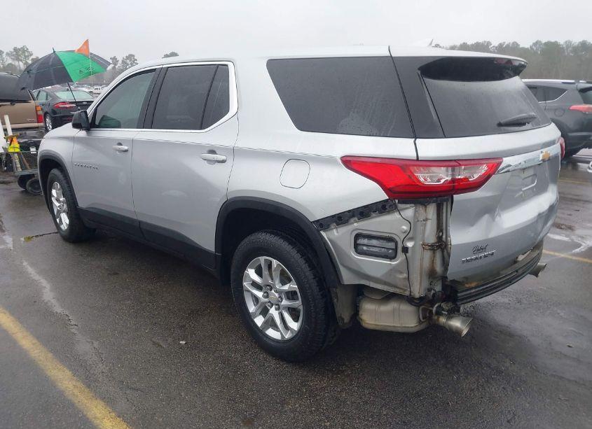Photo 3 of 2019 Chevrolet Traverse LS (VIN 1GNERFKW3KJ246982)