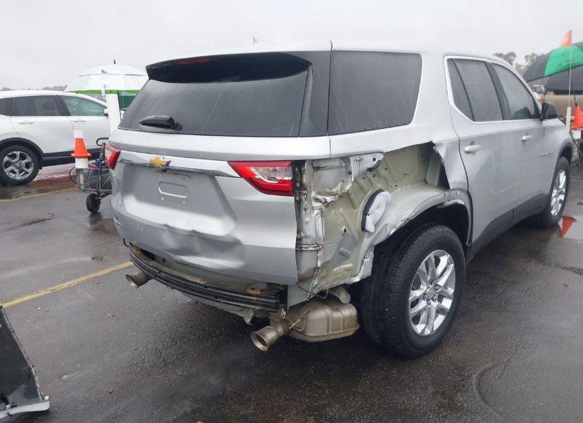 Photo 6 of 2019 Chevrolet Traverse LS (VIN 1GNERFKW3KJ246982)