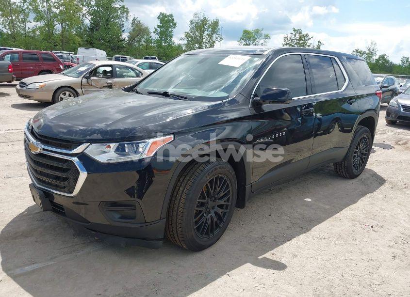 Photo 2 of 2020 Chevrolet Traverse FWD LS (VIN 1GNERFKW3LJ180984)
