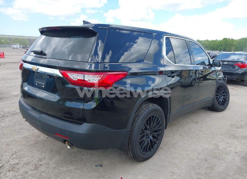 Photo 4 of 2020 Chevrolet Traverse FWD LS (VIN 1GNERFKW3LJ180984)