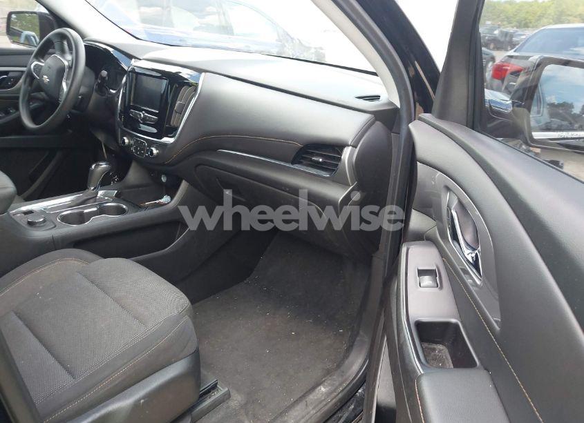 Photo 5 of 2020 Chevrolet Traverse FWD LS (VIN 1GNERFKW3LJ180984)