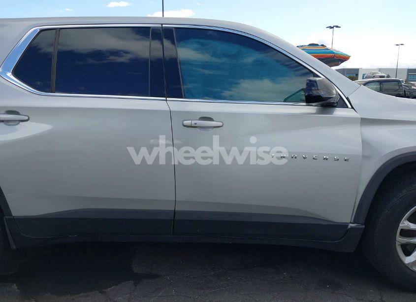 Photo 13 of 2020 Chevrolet Traverse FWD LS (VIN 1GNERFKW3LJ233389)