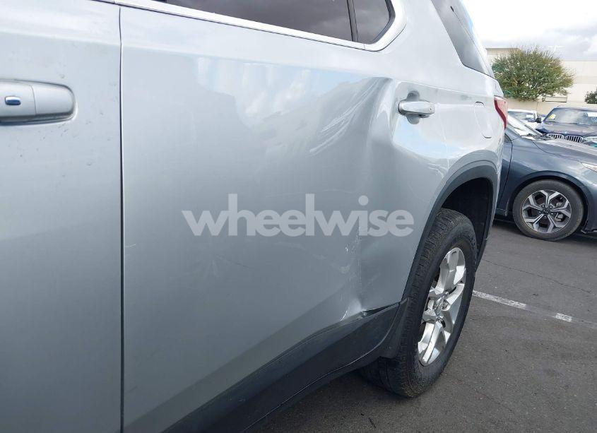 Photo 18 of 2020 Chevrolet Traverse FWD LS (VIN 1GNERFKW3LJ233389)