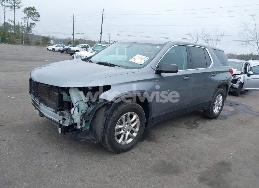 Photo 2 of 2020 Chevrolet Traverse FWD LS (VIN 1GNERFKW3LJ277117)