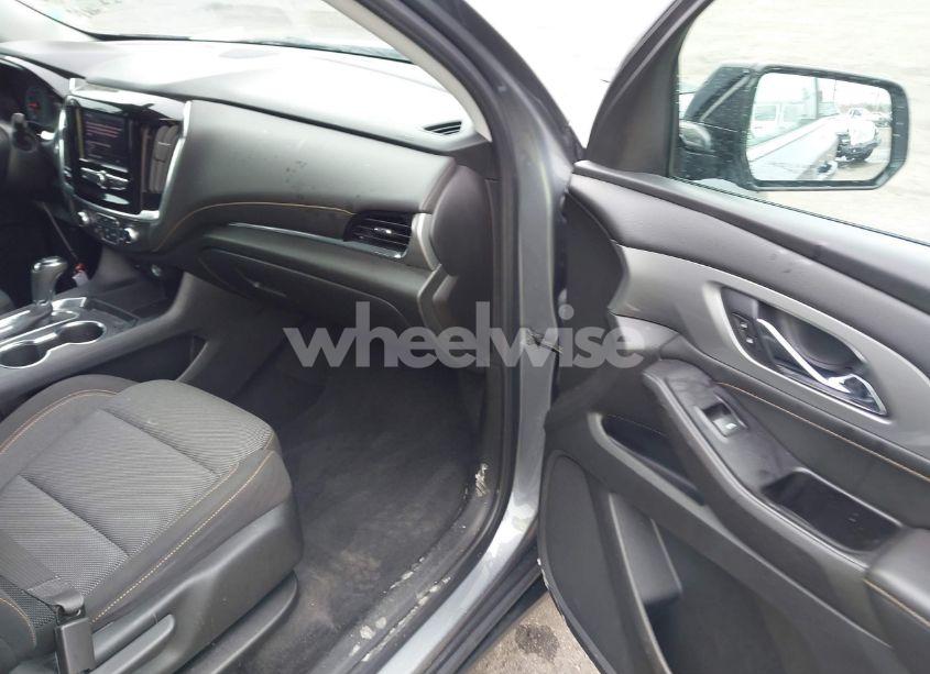 Photo 5 of 2020 Chevrolet Traverse FWD LS (VIN 1GNERFKW3LJ277117)