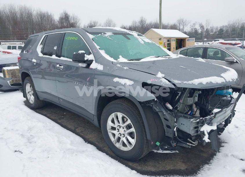 2021 Chevrolet Traverse FWD LS (VIN 1GNERFKW3MJ104005) main photo