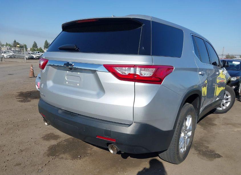 Photo 4 of 2021 Chevrolet Traverse LS (VIN 1GNERFKW3MJ168240)