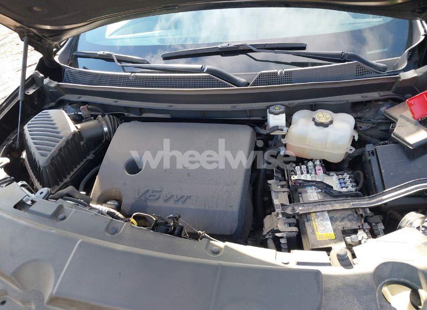 Photo 10 of 2022 Chevrolet Traverse FWD LS (VIN 1GNERFKW3NJ106211)