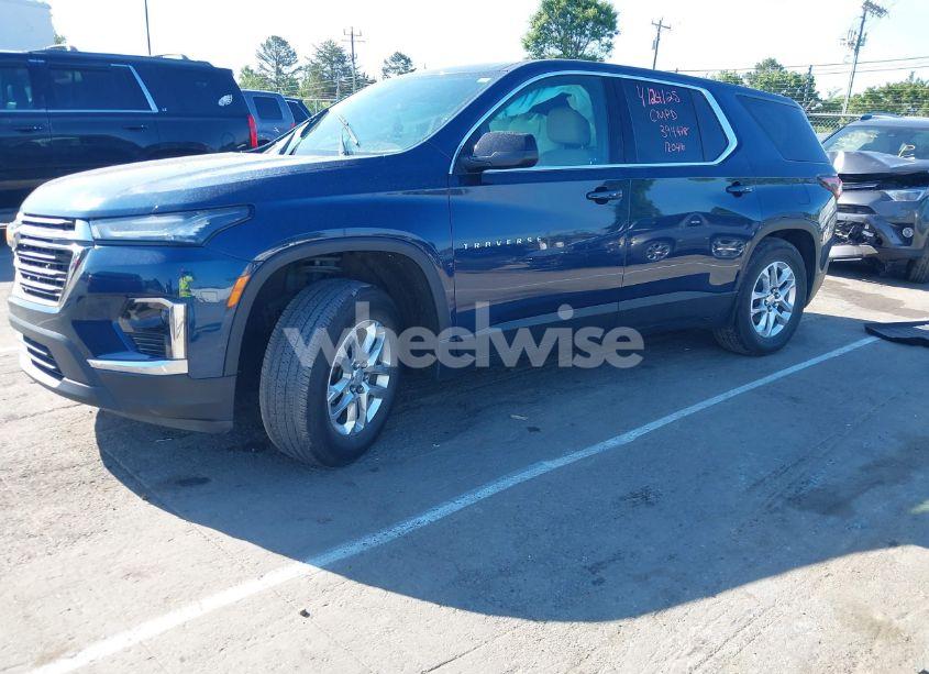 Photo 2 of 2022 Chevrolet Traverse FWD LS (VIN 1GNERFKW3NJ120416)