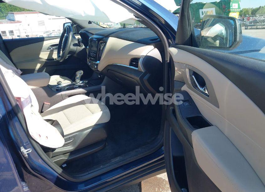 Photo 5 of 2022 Chevrolet Traverse FWD LS (VIN 1GNERFKW3NJ120416)