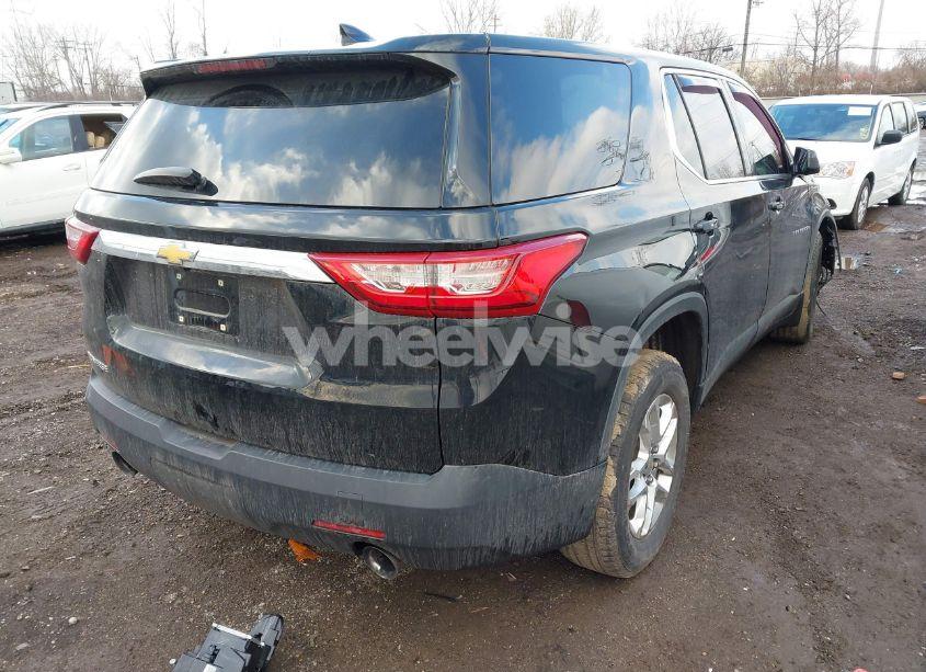 Photo 4 of 2019 Chevrolet Traverse LS (VIN 1GNERFKW4KJ131596)