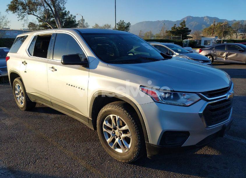 2020 Chevrolet Traverse FWD LS (VIN 1GNERFKW4LJ136329) main photo