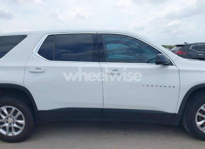 Photo 13 of 2020 Chevrolet Traverse FWD LS (VIN 1GNERFKW4LJ163269)