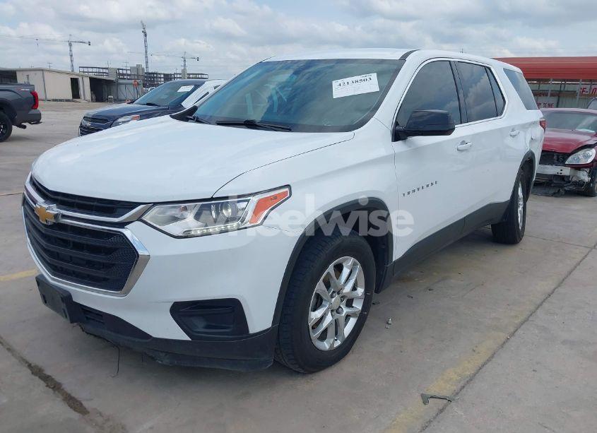 Photo 2 of 2020 Chevrolet Traverse FWD LS (VIN 1GNERFKW4LJ163269)