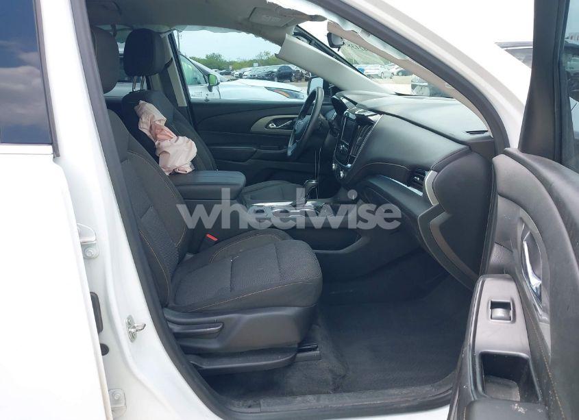 Photo 5 of 2020 Chevrolet Traverse FWD LS (VIN 1GNERFKW4LJ163269)