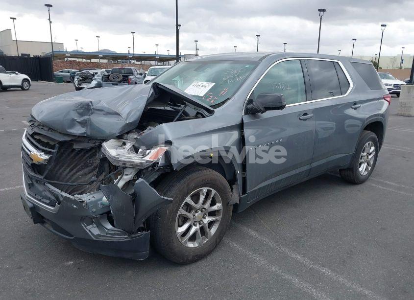 Photo 2 of 2020 Chevrolet Traverse FWD LS (VIN 1GNERFKW4LJ279975)