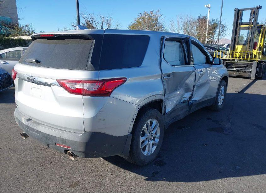 Photo 4 of 2020 Chevrolet Traverse FWD LS (VIN 1GNERFKW4LJ289597)