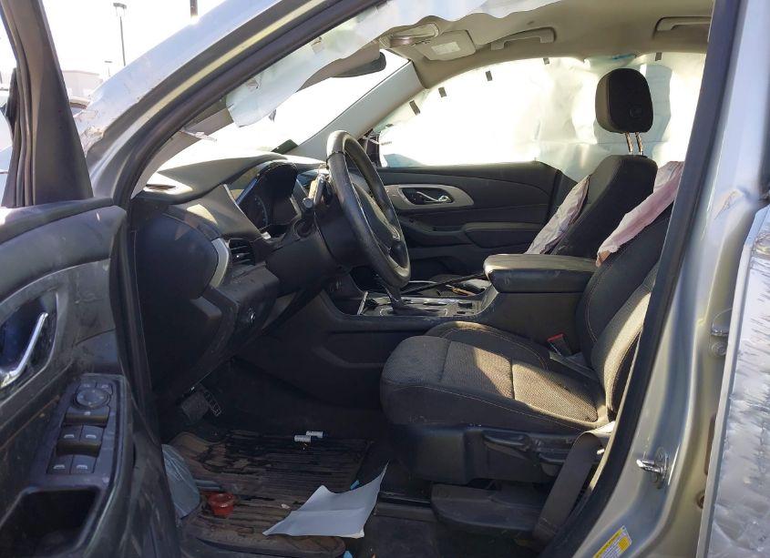 Photo 5 of 2020 Chevrolet Traverse FWD LS (VIN 1GNERFKW4LJ289597)