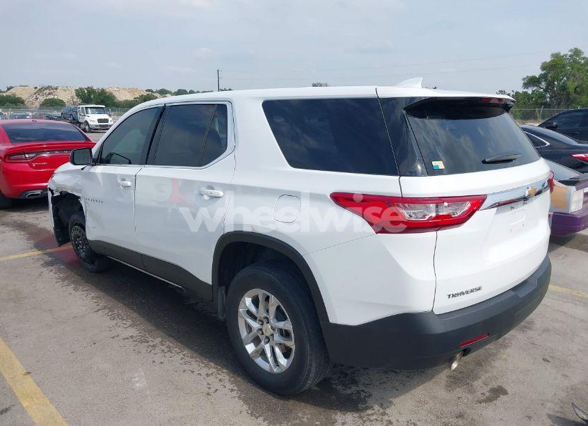 Photo 3 of 2020 Chevrolet Traverse FWD LS (VIN 1GNERFKW4LJ314465)
