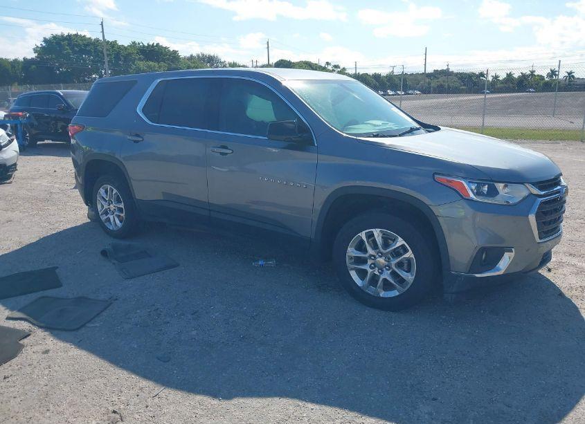 2020 Chevrolet Traverse FWD LS (VIN 1GNERFKW4LJ316426) main photo