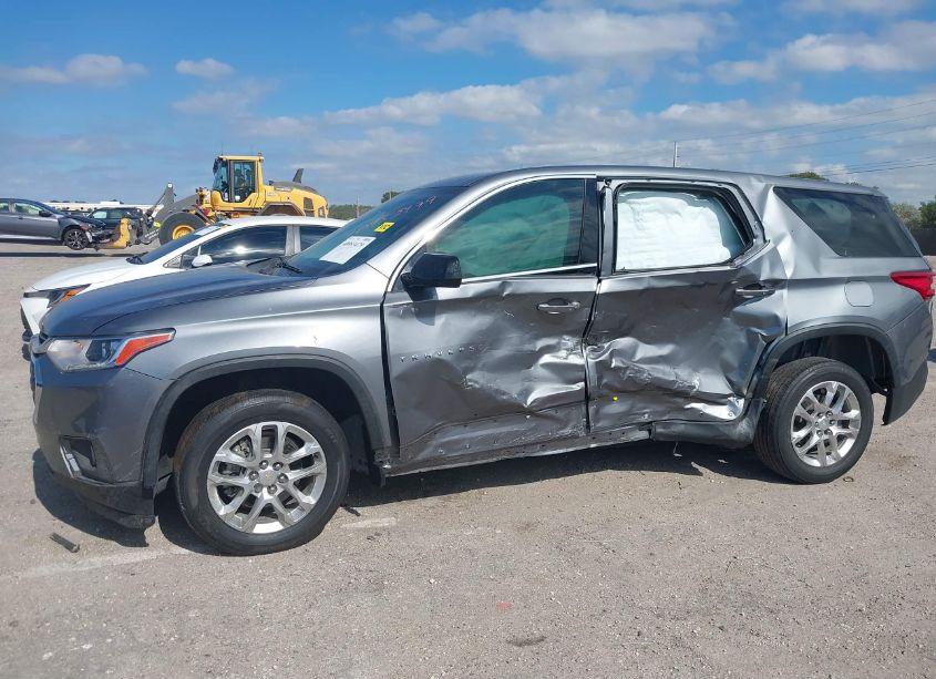 Photo 6 of 2020 Chevrolet Traverse FWD LS (VIN 1GNERFKW4LJ316426)