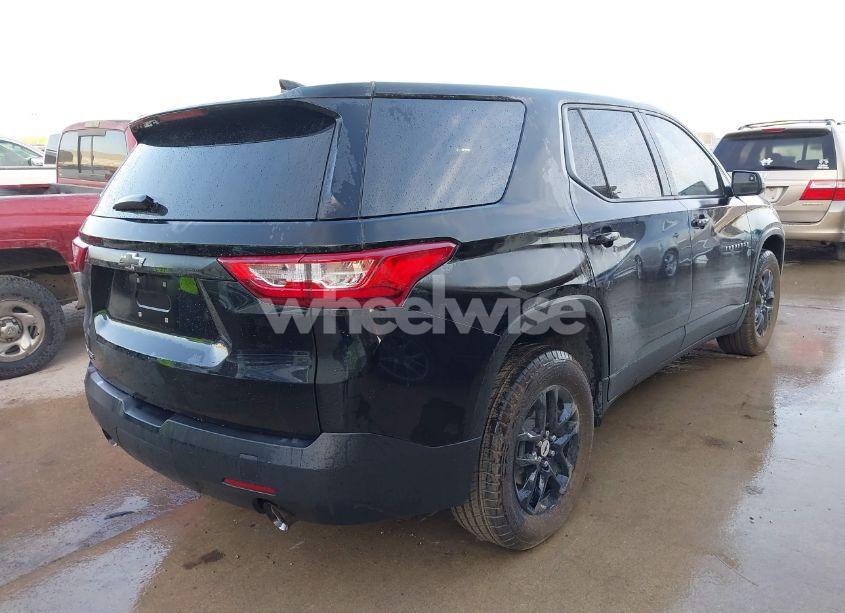 Photo 4 of 2021 Chevrolet Traverse FWD LS (VIN 1GNERFKW4MJ246475)