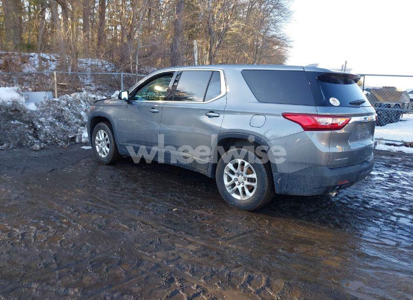 Photo 3 of 2019 Chevrolet Traverse LS (VIN 1GNERFKW5KJ152201)