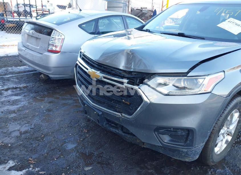 Photo 6 of 2019 Chevrolet Traverse LS (VIN 1GNERFKW5KJ152201)