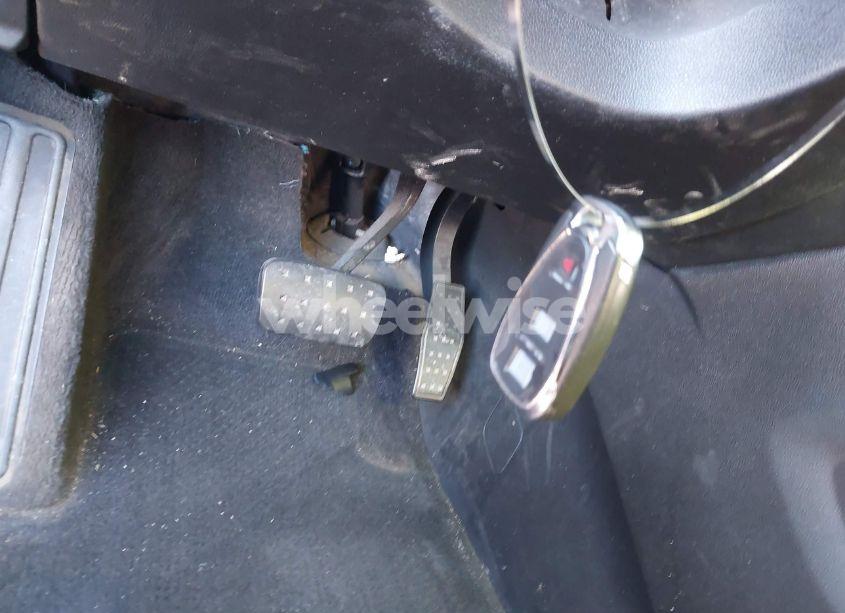 Photo 11 of 2019 Chevrolet Traverse LS (VIN 1GNERFKW5KJ231920)