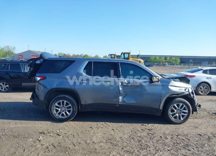 Photo 13 of 2019 Chevrolet Traverse LS (VIN 1GNERFKW5KJ231920)