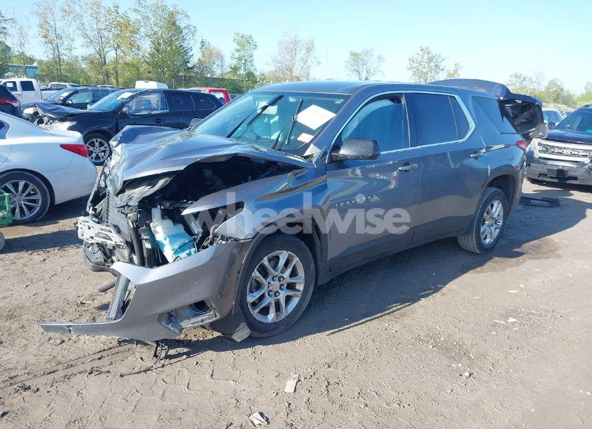Photo 2 of 2019 Chevrolet Traverse LS (VIN 1GNERFKW5KJ231920)
