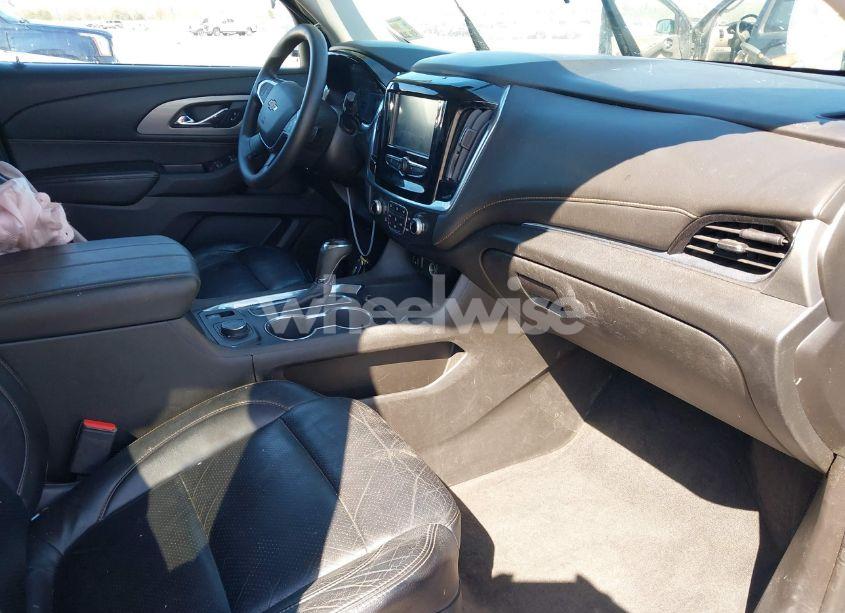Photo 5 of 2019 Chevrolet Traverse LS (VIN 1GNERFKW5KJ283466)