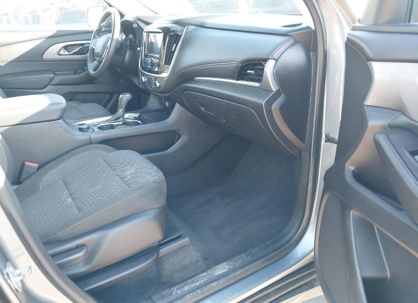 Photo 5 of 2020 Chevrolet Traverse FWD LS (VIN 1GNERFKW5LJ186740)