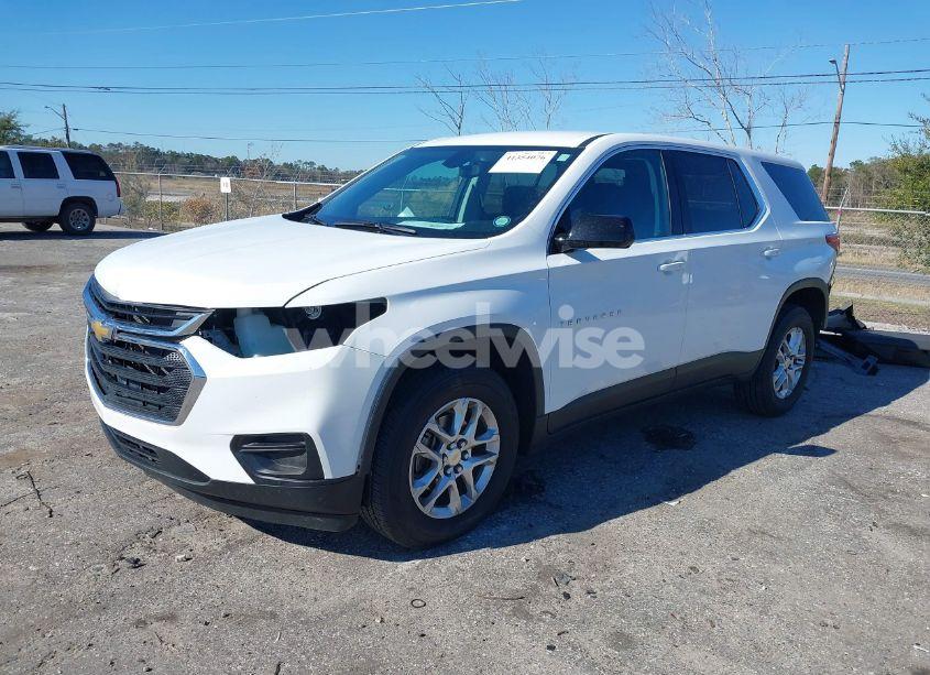 Photo 2 of 2020 Chevrolet Traverse FWD LS (VIN 1GNERFKW5LJ253675)