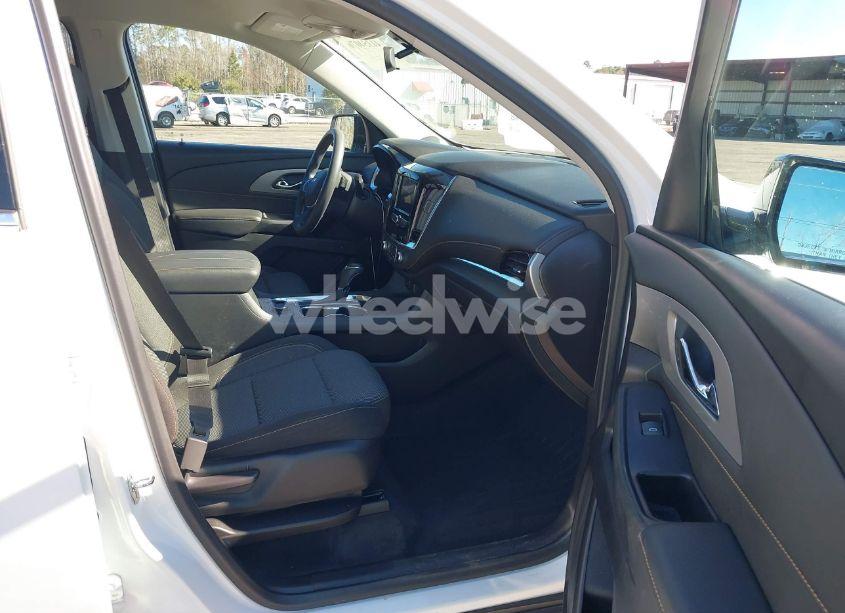 Photo 5 of 2020 Chevrolet Traverse FWD LS (VIN 1GNERFKW5LJ253675)