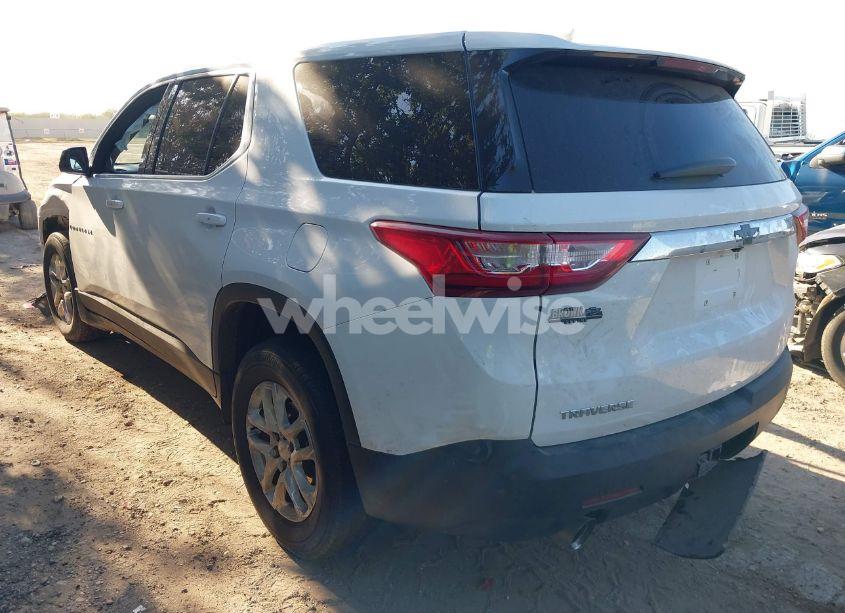 Photo 3 of 2021 Chevrolet Traverse FWD LS (VIN 1GNERFKW5MJ190403)