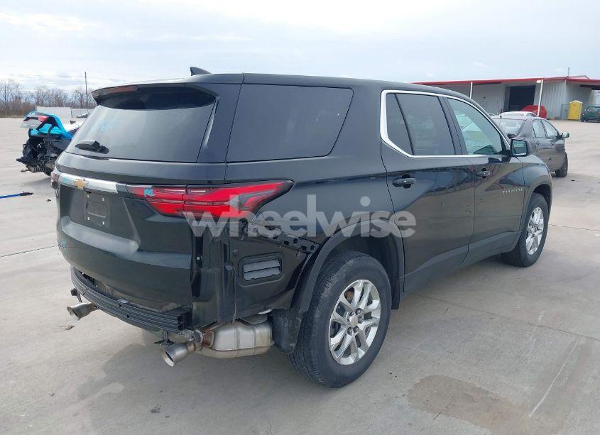 Photo 4 of 2022 Chevrolet Traverse FWD LS (VIN 1GNERFKW5NJ119395)