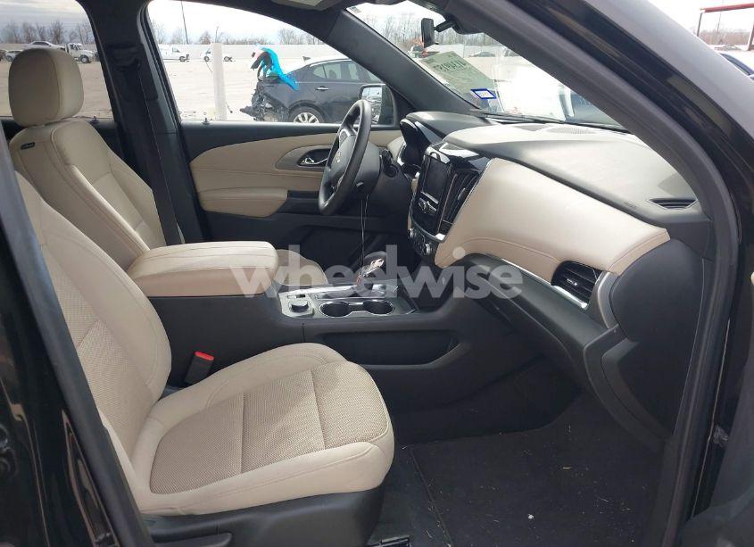 Photo 5 of 2022 Chevrolet Traverse FWD LS (VIN 1GNERFKW5NJ119395)