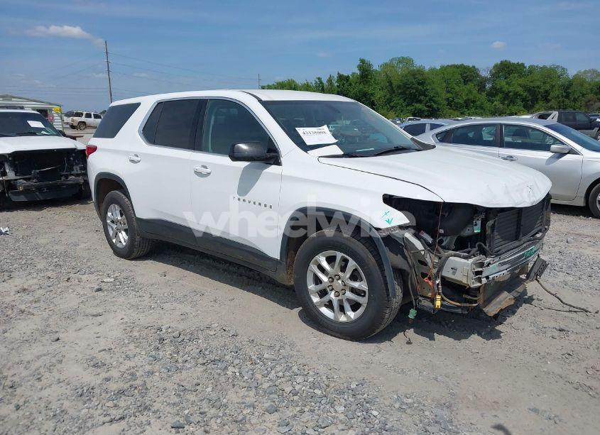2018 Chevrolet Traverse LS (VIN 1GNERFKW6JJ106701) main photo