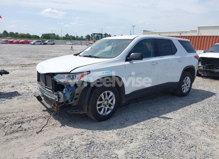 Photo 2 of 2018 Chevrolet Traverse LS (VIN 1GNERFKW6JJ106701)