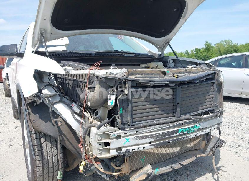 Photo 6 of 2018 Chevrolet Traverse LS (VIN 1GNERFKW6JJ106701)