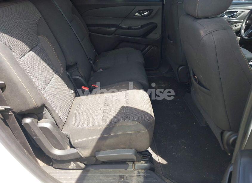 Photo 8 of 2018 Chevrolet Traverse LS (VIN 1GNERFKW6JJ106701)