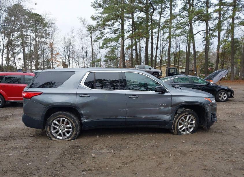 Photo 13 of 2019 Chevrolet Traverse LS (VIN 1GNERFKW6KJ126268)