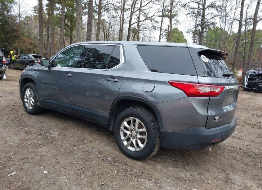 Photo 3 of 2019 Chevrolet Traverse LS (VIN 1GNERFKW6KJ126268)