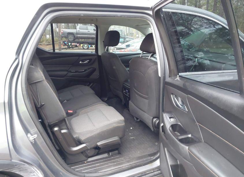 Photo 8 of 2019 Chevrolet Traverse LS (VIN 1GNERFKW6KJ126268)