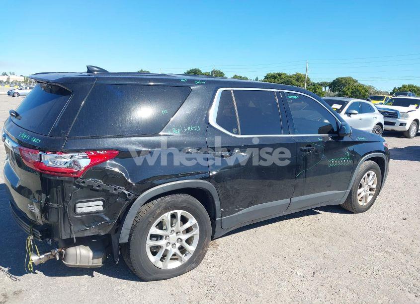 Photo 6 of 2019 Chevrolet Traverse LS (VIN 1GNERFKW6KJ151414)